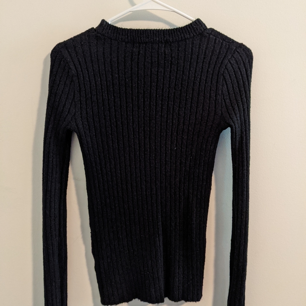 Black long sleeve sweater - Picture 2 of 3